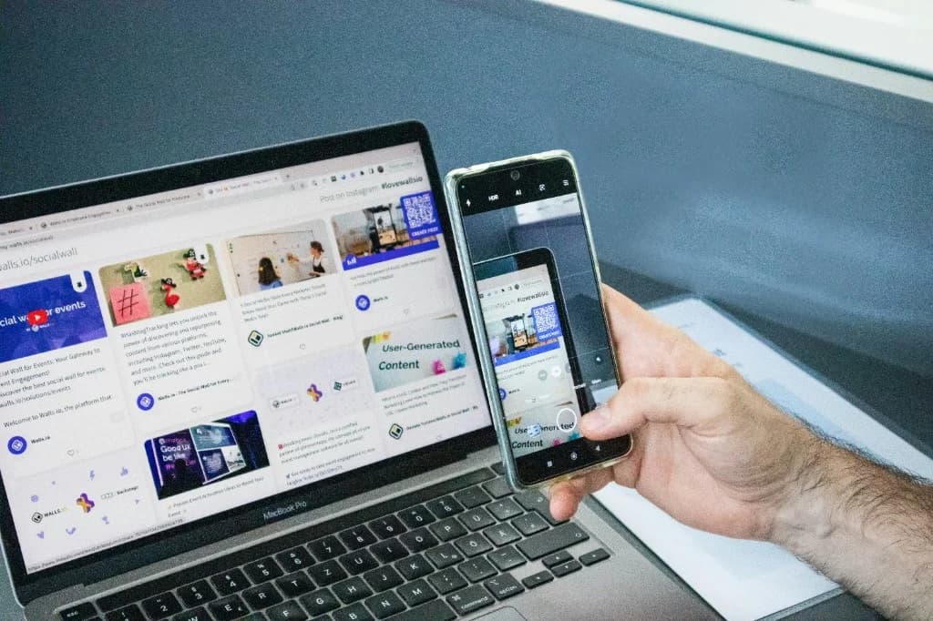 Enterprise Web and Mobile Platforms solution background